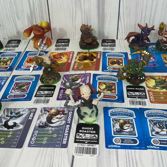 Skylanders Figures with Stickers, Cards - Picture 6 of 9